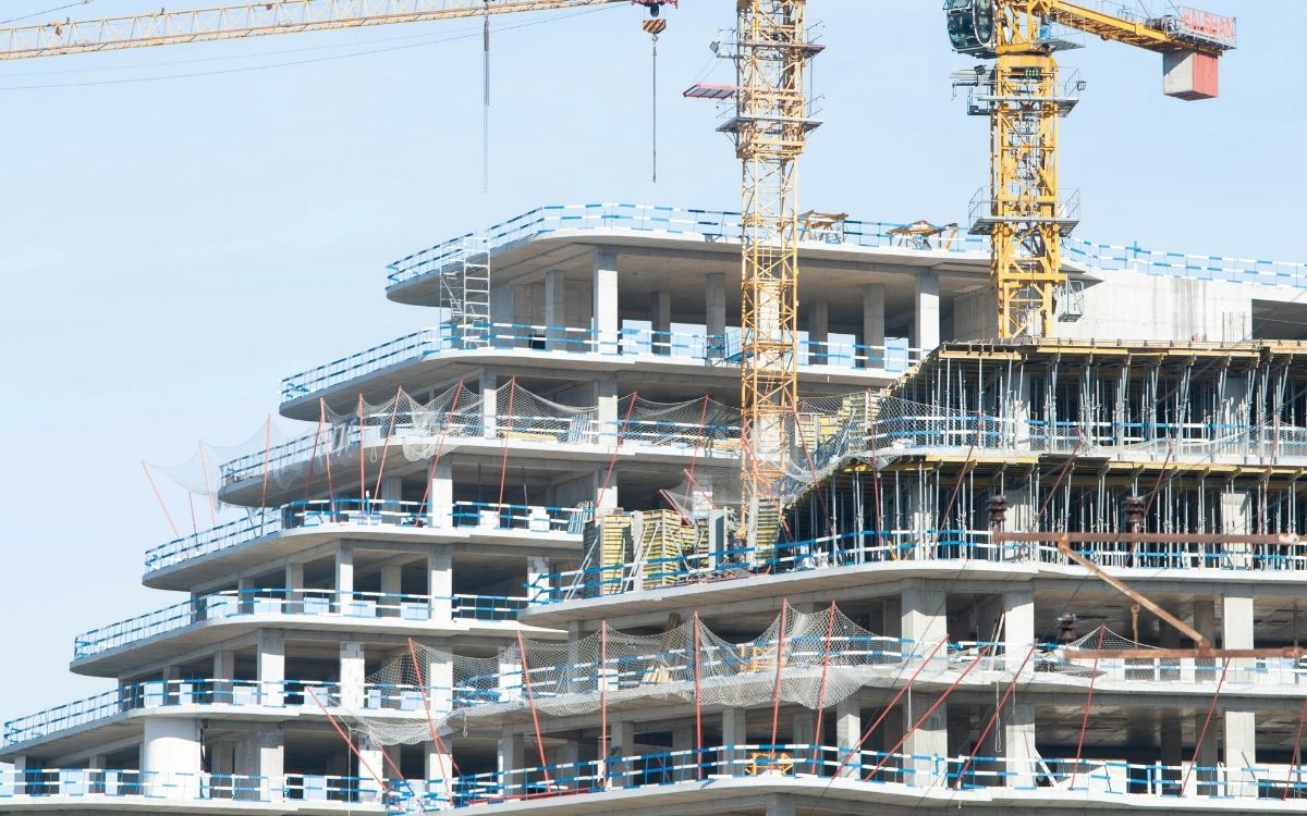 Esenyurt Çelik Kapı: Yeni Konut ve Sitelerde Güvenliğin Adresi